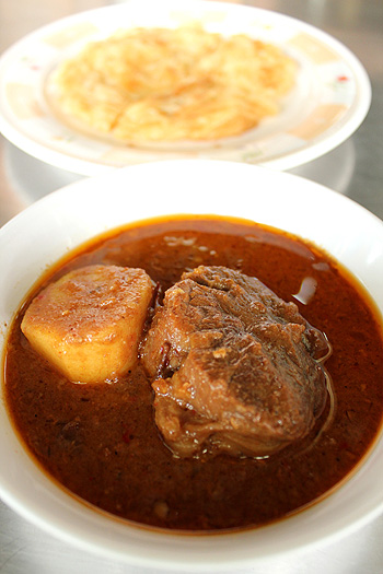 004 มัสมั่นเนื้อโรตี